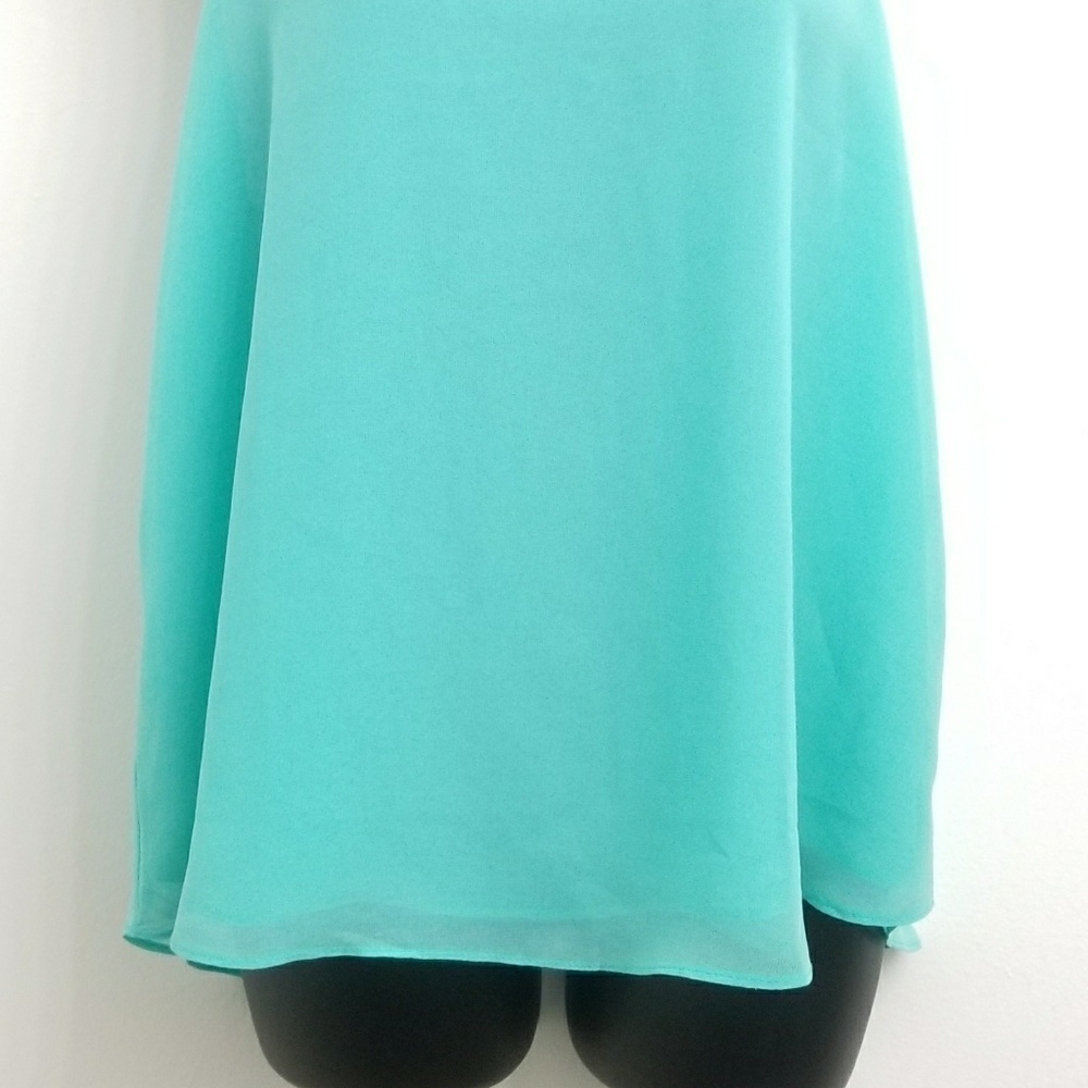 E&M WOMAN TANK TURQUOISE COLOR SZ. LARGE - Picture 2 of 5